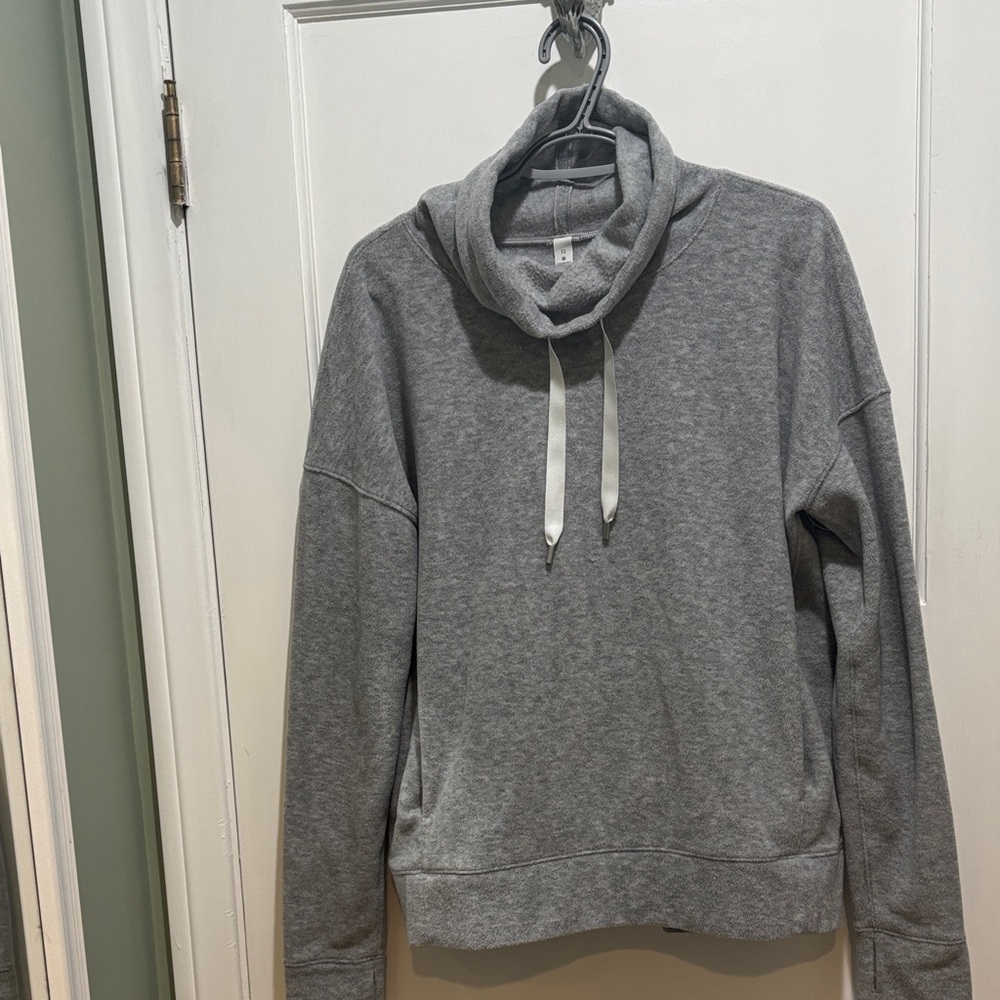 Lululemon Gray Fleece Turtleneck size 12